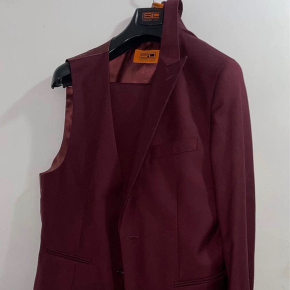 Burgundy 3-piece suit - Picture 1 of 1